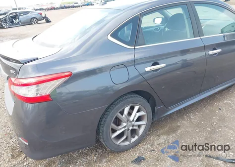 2014 Nissan Sentra Sr z USA, uszkodzony, nr VIN 3N1AB7AP5EY333149